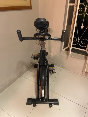 Bicicleta ergométrica spining (Kikos)
