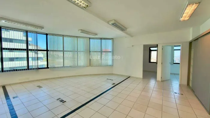 Sala comercial para locação, 183m² de área no Estoril