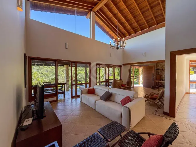 Casa em Condomínio : / Residencial / Sítio da Moenda