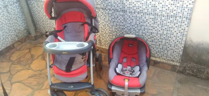 Bebê conforto +carrinho de bebê por 550 reais