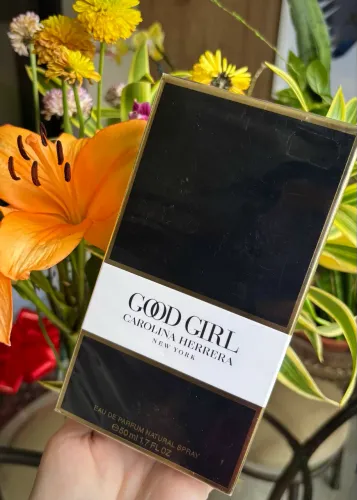 Perfume Good Girl Carolina Herrera novo!
