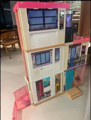 Mega Casa da Barbie Mattel