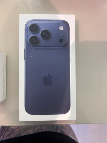 Iphone 17 Pro e Carregador