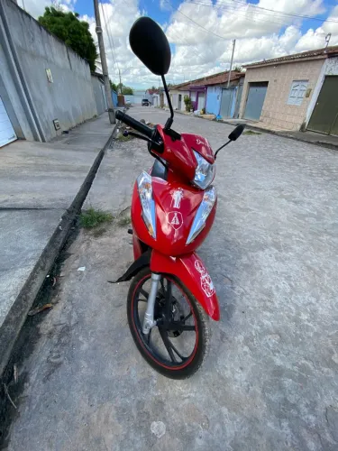Biz 125, ano 2024, completa, único dono 