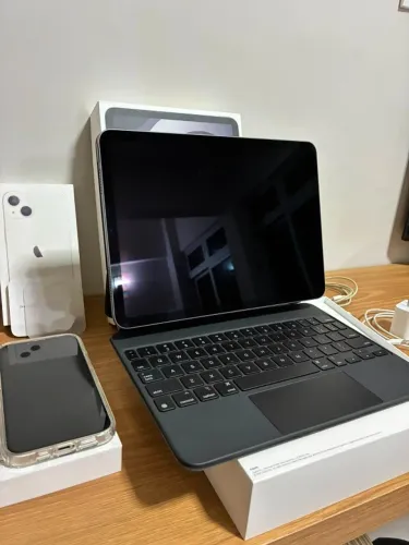 Produtos Apple (Ipad Air 4, Iphone 13 128gb, Apple Pencil, Magic Keyboard)