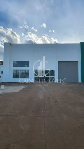 BARRACÃO DE 577,50M² PARA LOCAÇÃO POR R$ 16.000,00 NO SETOR INDUSTRIAL NORTE EM SINOP/MT -