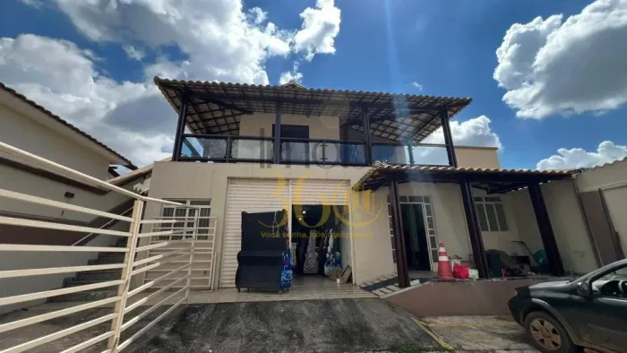 CASA À VENDA - BAIRRO SANTA HELENA