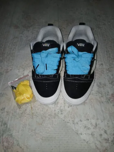 Tênis vans knu