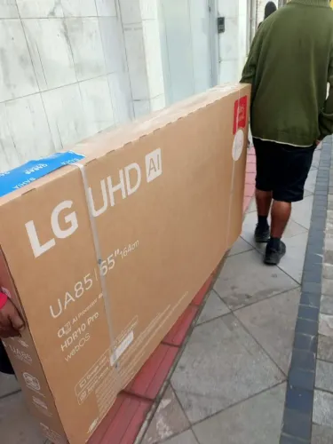 Tv LG 65 polegadas nova Lacrada