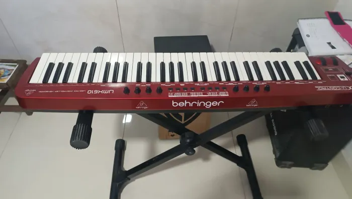 Teclado beringher umx610