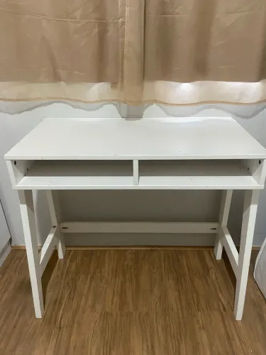 Mesa de estudo/ escrivaninha