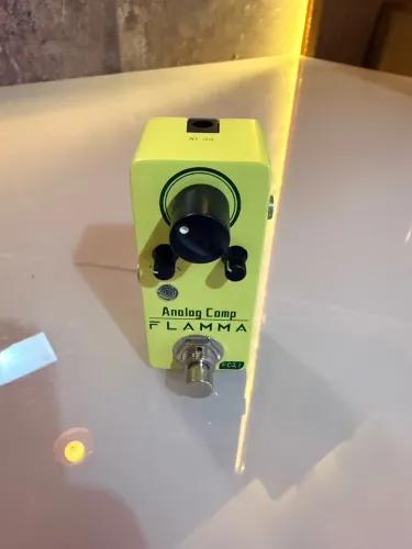 Pedal compressor flama