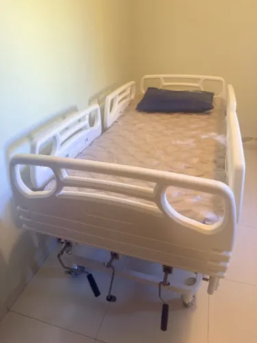 Cama Hospitalar Completa + colchão pneumático