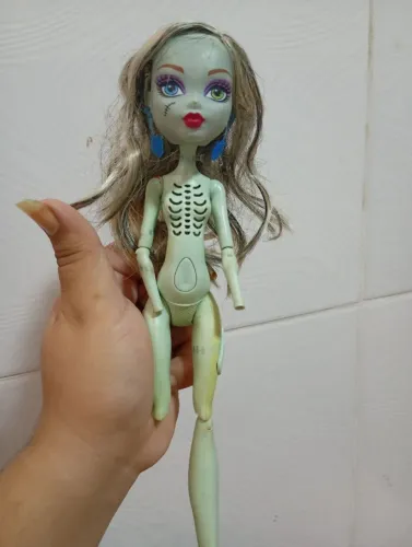 Boneca Monster High Frankie Stein sucata