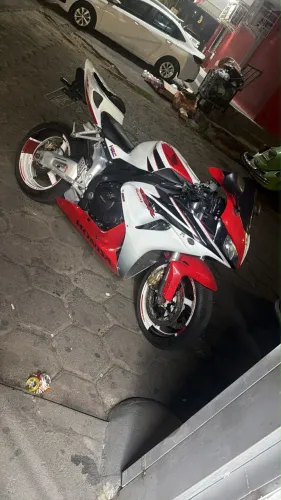 Oportunidade CBR 1000RR FIREBLADE!