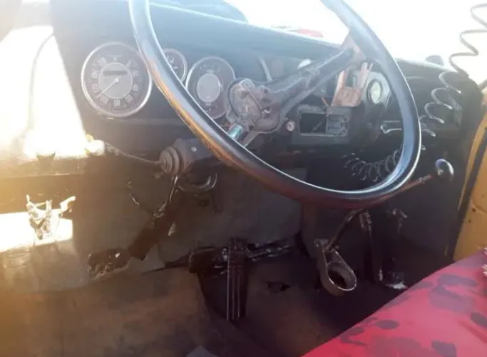 Chevrolet 1977 Basculante - 6 PNEUS NOVOS - Motor Feito Recente