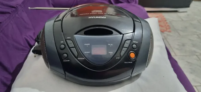 Hyundai HY-39G CD Player + Rádio AM/FM + AUX