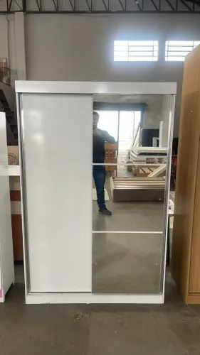 GUARDA-ROUPA SOLTEIRO ESPELHADO COM PORTA DE CORRER