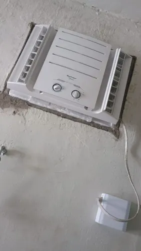 Ar condicionado novo 3 mes de uso 9 btus