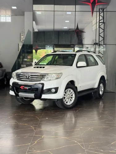 Toyota Hilux SW4 SRV D4-d 4X4 3.0 TDI Dies. AUT 2013