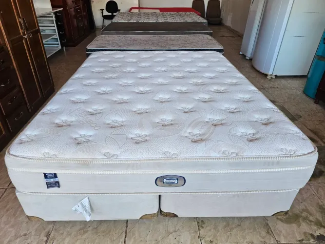 Cama box queen molas ensacada usada