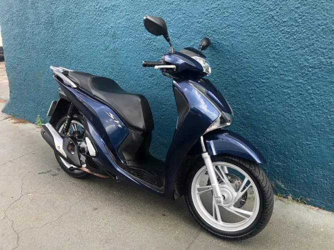Vendo ou troco por MOTO Honda SHi 150 2017 Extra EXTRA