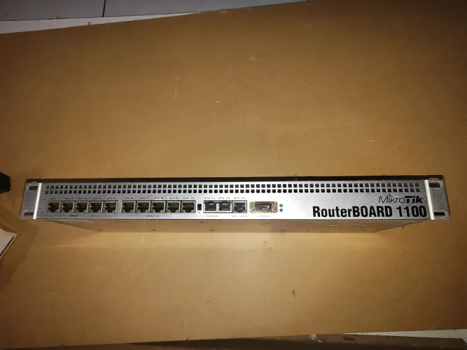 Routeboard 1100 Mikrotik +routeboard 751U 2hnd