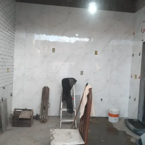 pedreiro de cerâmica