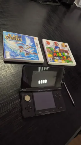 Nintendo 3DS + 2 jogos originais