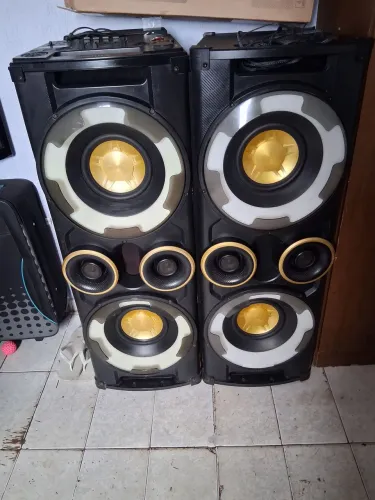 Vendo som duas Torres Philips 