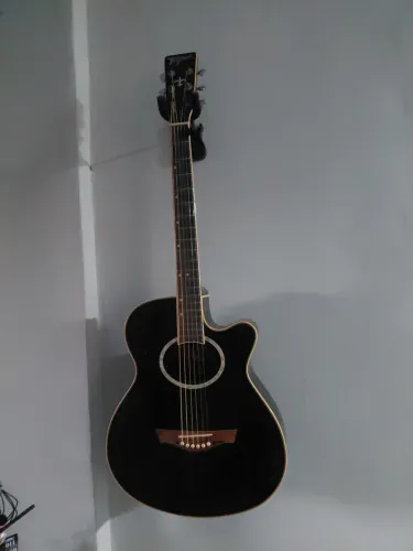 Violão tagima