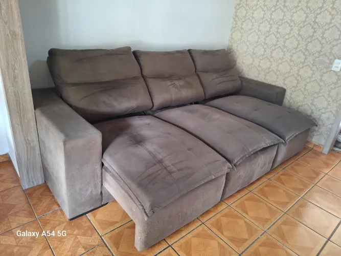 Sofá marrom de 3 lugares, 2.80 de largura