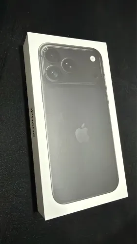iPhone 18 pro Max lacrado em mãos já