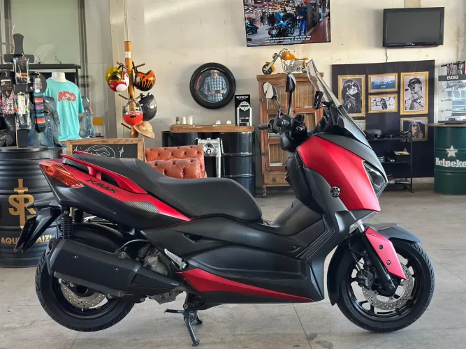 Yamaha XMAX 250 2022