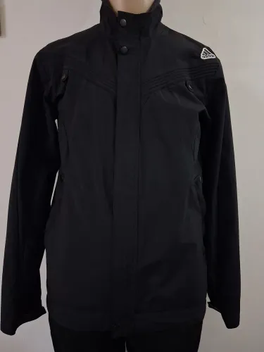 Jaqueta Adidas forrada unissex tam P, mas serve M também, original