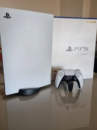 PS5: Console com 1 Controle + Base de carregamento (acompanha caixa do console)