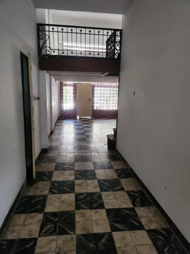 Loja de 67 m2 + Mezanino de 20 m2 - Quase esquina de Barão de Mesquita frente Polícia Exér