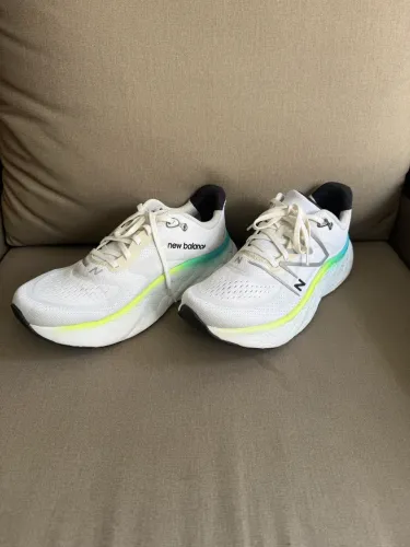 Tênis masculino New Balance More V4