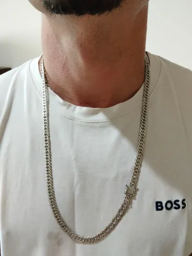 Vendo corrente de prata 