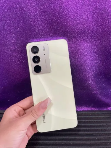 REALME C75