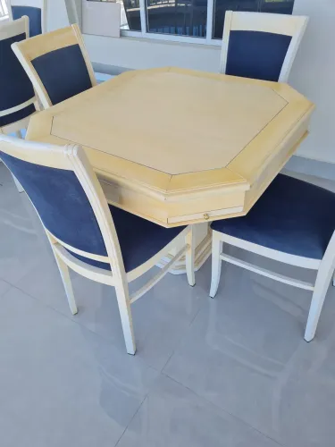 Sala de jantar com 4 cadeiras em veludo azul .100% Madeira .Linda demais