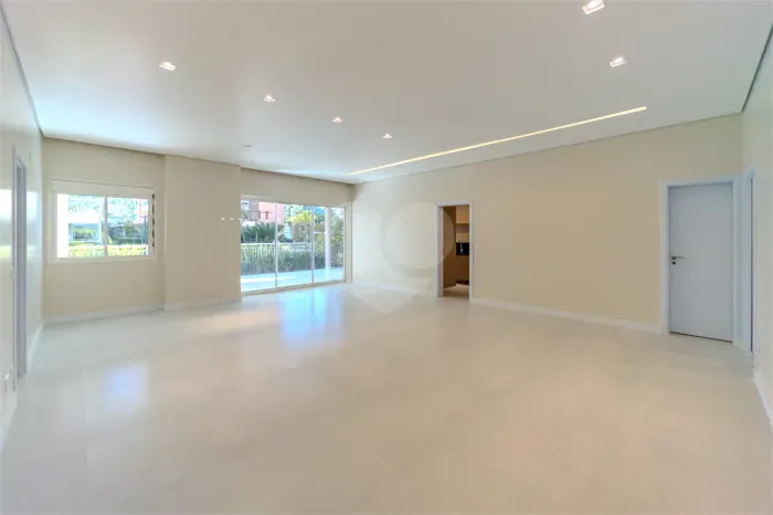 Apartamento com 3 quartos à venda em Tamboré - SP