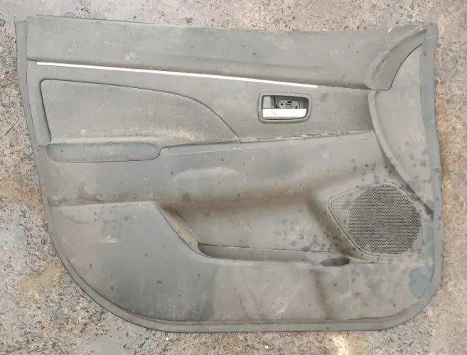 Forro de porta dianteira esquerda Mitsubishi ASX 2018 usada
