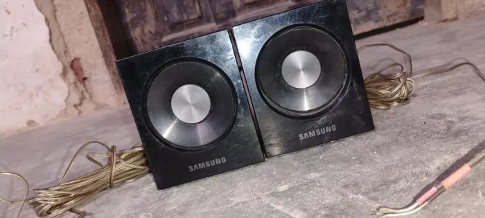 Caixa Speaker Home Samsung PS / HT com cabo usado