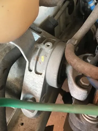 Calço motor Fiat bravo 2013