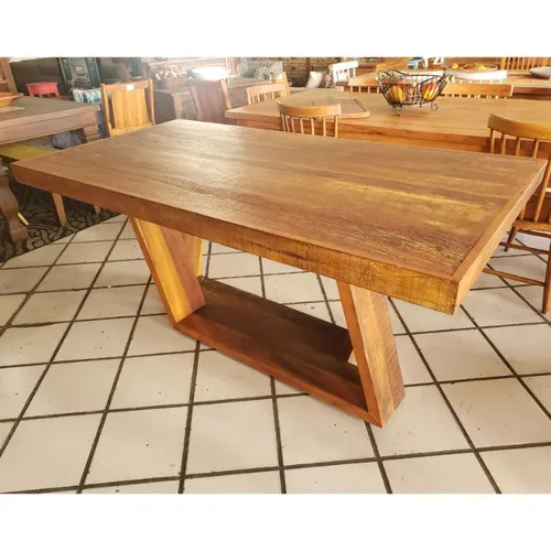 Mesa Trapezoidal Demolição Rústica
