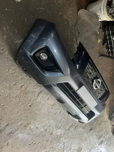 Para-choque dianteiro  nissan frontier 2022