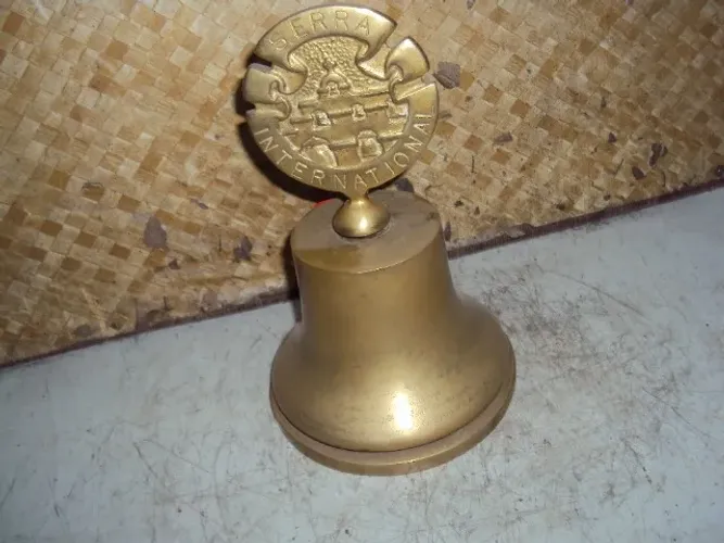sino sanaleiro bronze anos 70 .com escrito