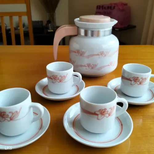 Jogo de café de porcelana pozzani.