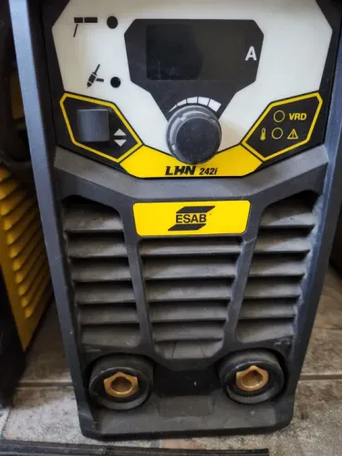 Máquina de Solda TIG e Eletrodo Revestido ESAB LHN 242i